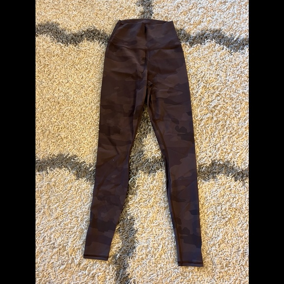 EUC alo yoga high waisted vapor camo leggings - Picture 2 of 12